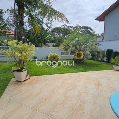 Casa com 339m², 3 quartos (sendo 3 suítes), 3 garagens, no bairro Santa Mônica em Florianópolis