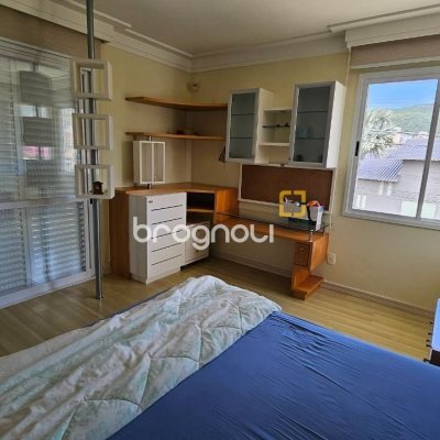 Casa com 339m², 3 quartos (sendo 3 suítes), 3 garagens, no bairro Santa Mônica em Florianópolis