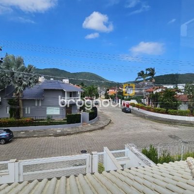 Casa com 339m², 3 quartos (sendo 3 suítes), 3 garagens, no bairro Santa Mônica em Florianópolis