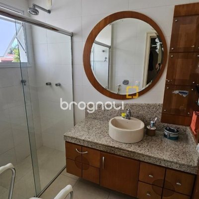 Casa com 339m², 3 quartos (sendo 3 suítes), 3 garagens, no bairro Santa Mônica em Florianópolis