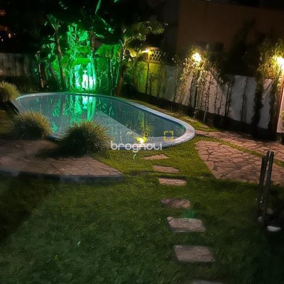 Casa com 200m², 3 quartos (sendo 1 suíte), 4 garagens, no bairro Cachoeira do Bom Jesus em Florianópolis