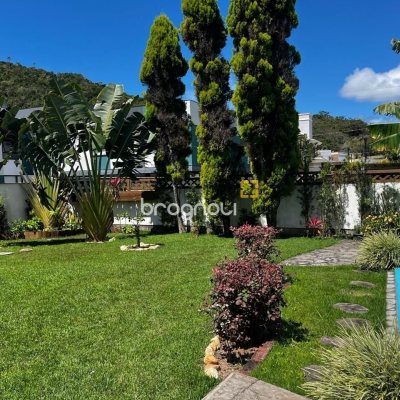 Casa com 200m², 3 quartos (sendo 1 suíte), 4 garagens, no bairro Cachoeira do Bom Jesus em Florianópolis