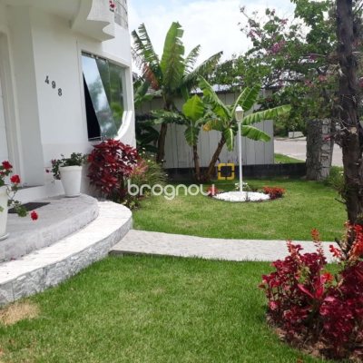 Casa com 200m², 3 quartos (sendo 1 suíte), 4 garagens, no bairro Cachoeira do Bom Jesus em Florianópolis