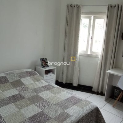 Casa com 200m², 3 quartos (sendo 1 suíte), 4 garagens, no bairro Cachoeira do Bom Jesus em Florianópolis
