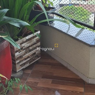 Apartamento com 58m², 2 quartos, 1 garagem, no bairro Barreiros em São José