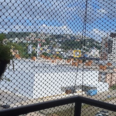 Apartamento com 58m², 2 quartos, 1 garagem, no bairro Barreiros em São José