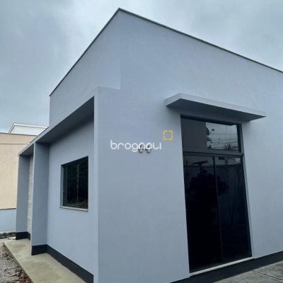 Casa com 110m², 2 quartos (sendo 1 suíte), 4 garagens, no bairro Rio Tavares em Florianópolis