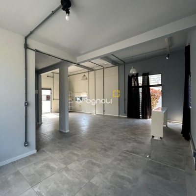 Casa com 110m², 2 quartos (sendo 1 suíte), 4 garagens, no bairro Rio Tavares em Florianópolis