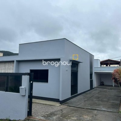 Casa com 110m², 2 quartos (sendo 1 suíte), 4 garagens, no bairro Rio Tavares em Florianópolis