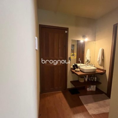 Casa com 250m², 3 quartos (sendo 2 suítes), 2 garagens, no bairro Açores em Florianópolis