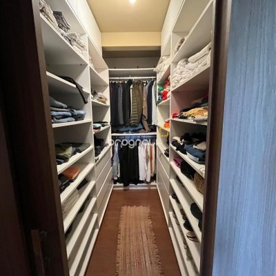 Casa com 250m², 3 quartos (sendo 2 suítes), 2 garagens, no bairro Açores em Florianópolis