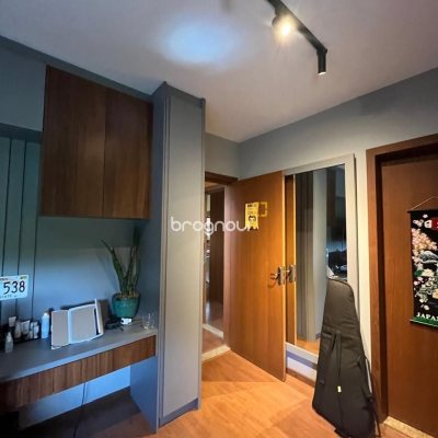 Casa com 250m², 3 quartos (sendo 2 suítes), 2 garagens, no bairro Açores em Florianópolis