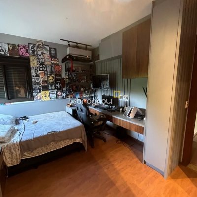 Casa com 250m², 3 quartos (sendo 2 suítes), 2 garagens, no bairro Açores em Florianópolis