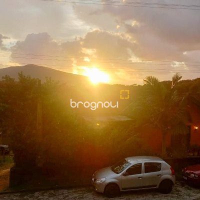 Casa com 60m², 2 quartos, 1 garagem, no bairro Pântano do Sul em Florianópolis