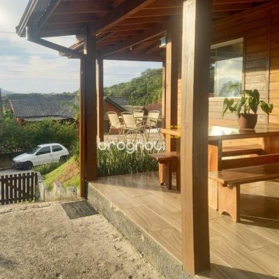 Casa com 60m², 2 quartos, 1 garagem, no bairro Pântano do Sul em Florianópolis