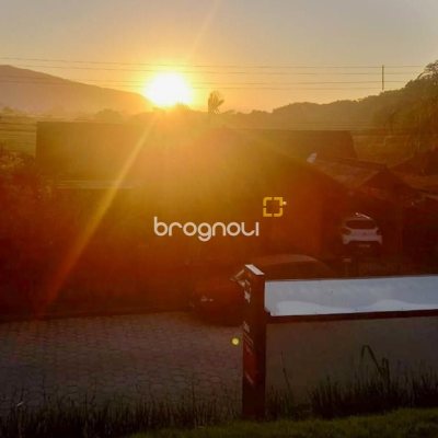 Casa com 60m², 2 quartos, 1 garagem, no bairro Pântano do Sul em Florianópolis