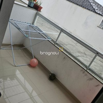 Apartamento com 81m², 3 quartos (sendo 1 suíte), 1 garagem, no bairro Areias em São José