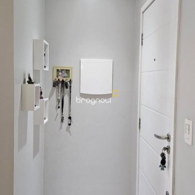 Apartamento com 81m², 3 quartos (sendo 1 suíte), 1 garagem, no bairro Areias em São José