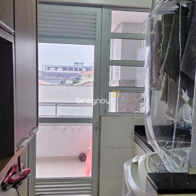 Apartamento com 81m², 3 quartos (sendo 1 suíte), 1 garagem, no bairro Areias em São José