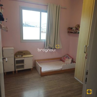 Apartamento com 81m², 3 quartos (sendo 1 suíte), 1 garagem, no bairro Areias em São José