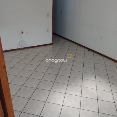 Casa com 253m², 3 quartos (sendo 1 suíte), 3 garagens, no bairro Trindade em Florianópolis
