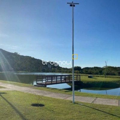 Terreno com 453m², no bairro Ratones em Florianópolis