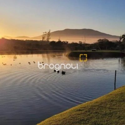 Terreno com 453m², no bairro Ratones em Florianópolis