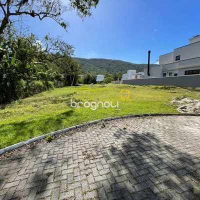 Terreno com 453m², no bairro Ratones em Florianópolis