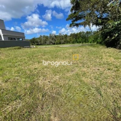 Terreno com 453m², no bairro Ratones em Florianópolis