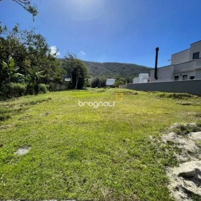 Terreno com 453m², no bairro Ratones em Florianópolis