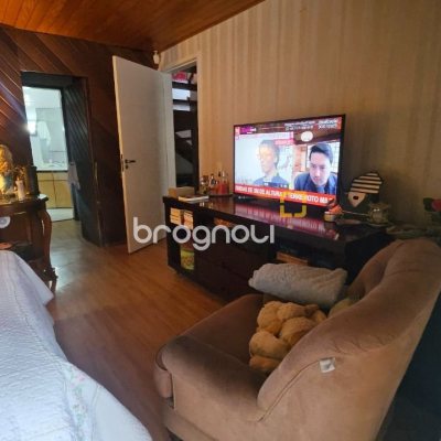 Casa com 350m², 4 quartos (sendo 3 suítes), 2 garagens, no bairro Centro em Florianópolis