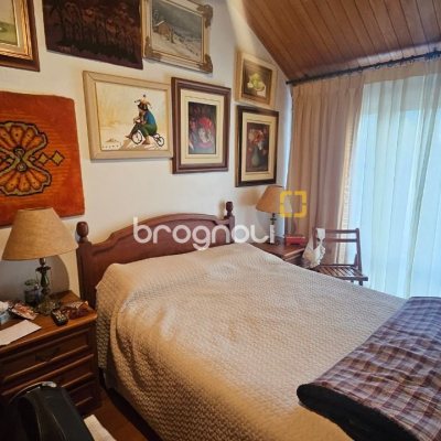 Casa com 350m², 4 quartos (sendo 3 suítes), 2 garagens, no bairro Centro em Florianópolis