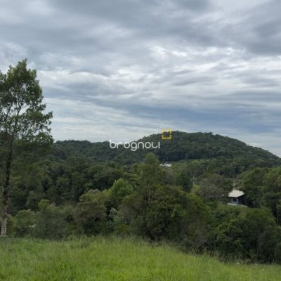 Terreno com 1301m², no bairro Vargeado em Rancho Queimado