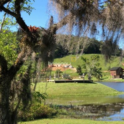 Terreno com 1301m², no bairro Vargeado em Rancho Queimado