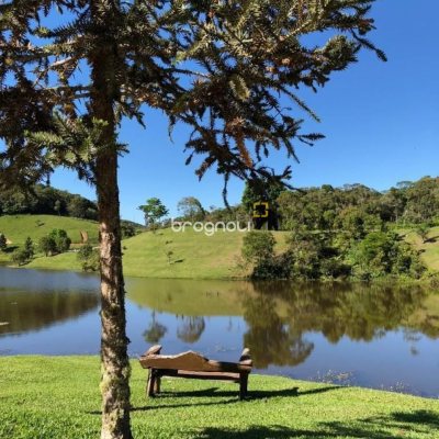 Terreno com 1301m², no bairro Vargeado em Rancho Queimado