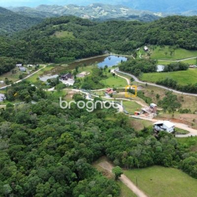 Terreno com 1301m², no bairro Vargeado em Rancho Queimado