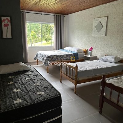 Terreno com 1301m², no bairro Vargeado em Rancho Queimado