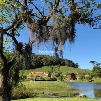 Terreno com 1301m², no bairro Vargeado em Rancho Queimado