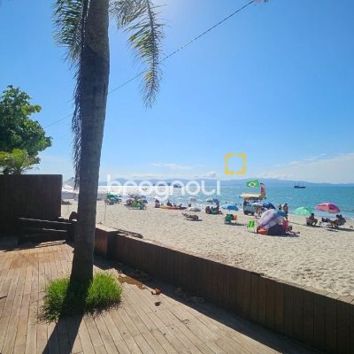 Casa com 315m², 4 quartos (sendo 2 suítes), 2 garagens, no bairro Cachoeira do Bom Jesus em Florianópolis
