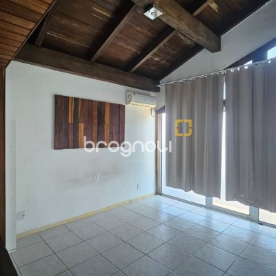 Casa com 315m², 4 quartos (sendo 2 suítes), 2 garagens, no bairro Cachoeira do Bom Jesus em Florianópolis