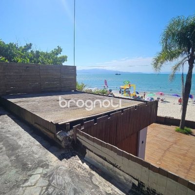 Casa com 315m², 4 quartos (sendo 2 suítes), 2 garagens, no bairro Cachoeira do Bom Jesus em Florianópolis