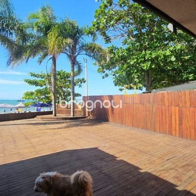 Casa com 315m², 4 quartos (sendo 2 suítes), 2 garagens, no bairro Cachoeira do Bom Jesus em Florianópolis