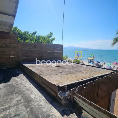 Casa com 315m², 4 quartos (sendo 2 suítes), 2 garagens, no bairro Cachoeira do Bom Jesus em Florianópolis