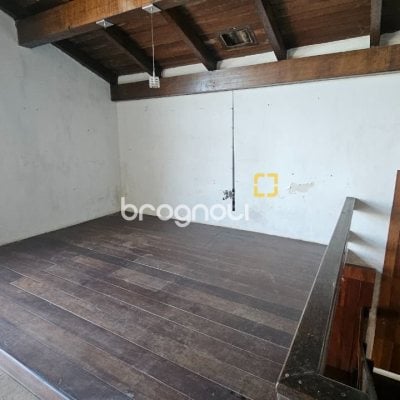 Casa com 315m², 4 quartos (sendo 2 suítes), 2 garagens, no bairro Cachoeira do Bom Jesus em Florianópolis