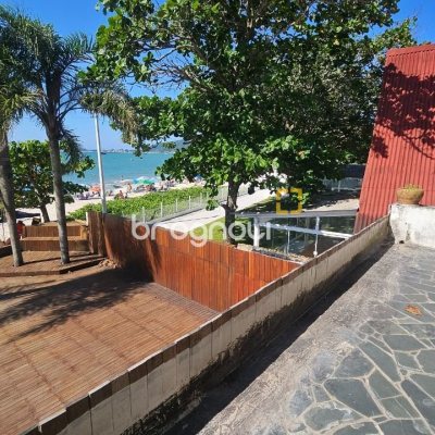 Casa com 315m², 4 quartos (sendo 2 suítes), 2 garagens, no bairro Cachoeira do Bom Jesus em Florianópolis