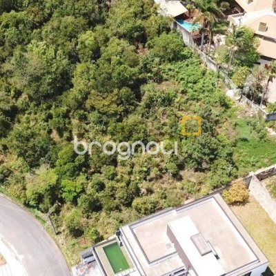 Terreno com 1675m², no bairro João Paulo em Florianópolis