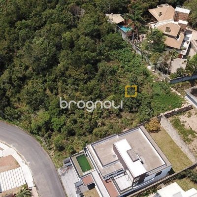 Terreno com 1675m², no bairro João Paulo em Florianópolis