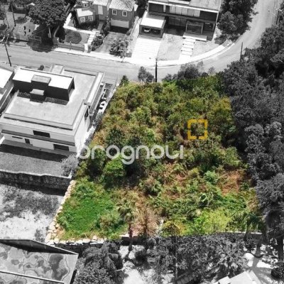 Terreno com 1675m², no bairro João Paulo em Florianópolis