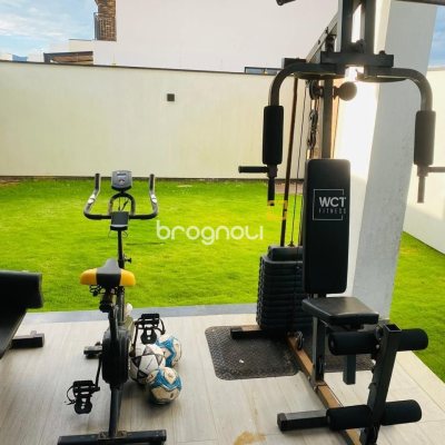 Casa com 160m², 3 quartos (sendo 1 suíte), 2 garagens, no bairro Campeche em Florianópolis