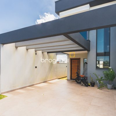 Casa com 160m², 3 quartos (sendo 1 suíte), 2 garagens, no bairro Campeche em Florianópolis